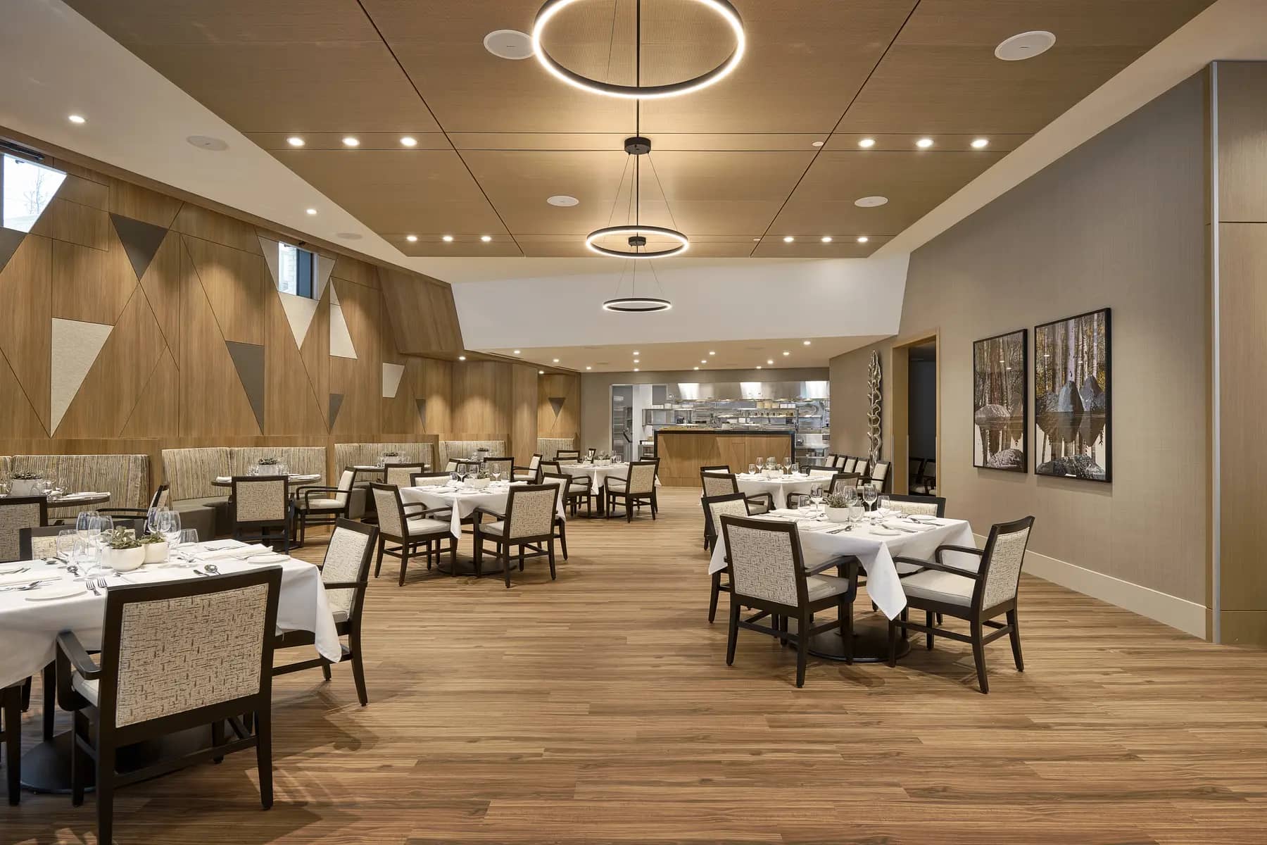 Chartwell Victoria Harbour's large dining area.