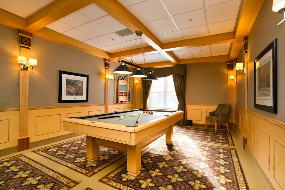 Billiards at Chartwell Richmond Woods / Billard à Chartwell Richmond Woods