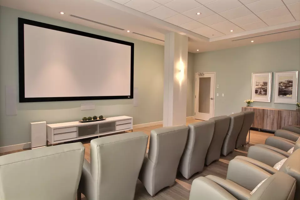 Salle de cinéma Chartwell Le Montcalm résidences pour retraités retirement residence Theater room