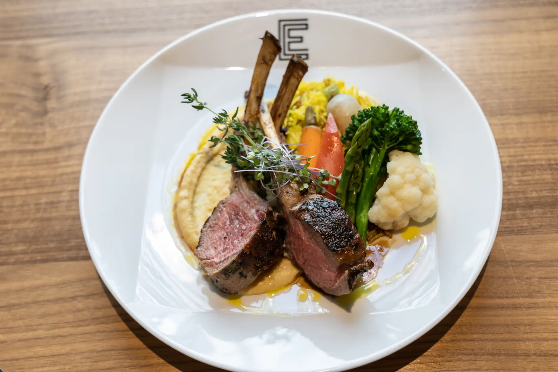 Lamb chop dish from a dinner at Chartwell The Edward / Plat d'agneau servi lors d'un dîner à Chartwell L'Edward