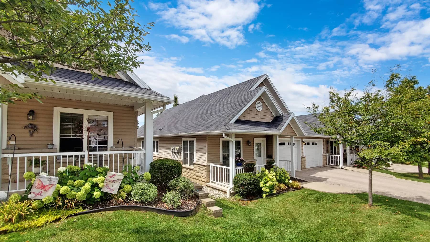 View of townhomes at Chartwell Franklin Park