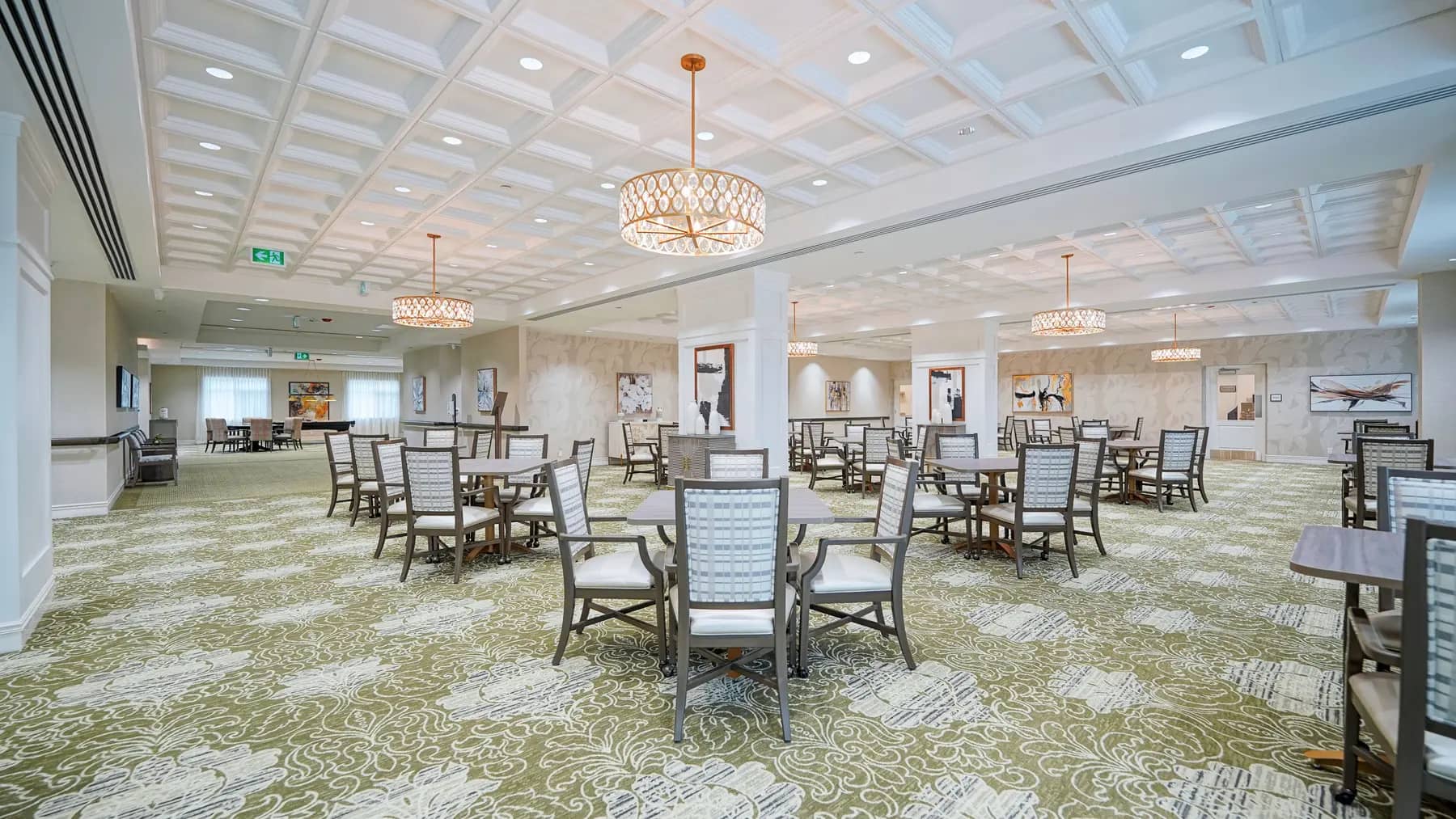 Full view of dining room at Chartwell Highland Park
