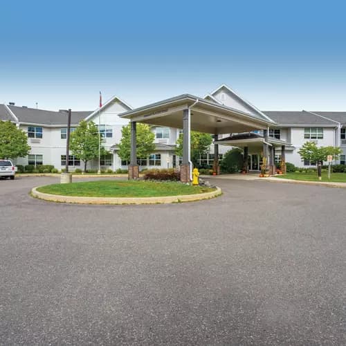 The main entrance of Chartwell Glacier Ridge Retirement Residence