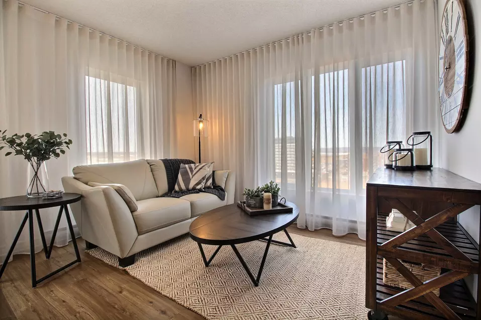 Salon lumineux Chartwell Le Prescott résidence pour retraités retirement residence living room