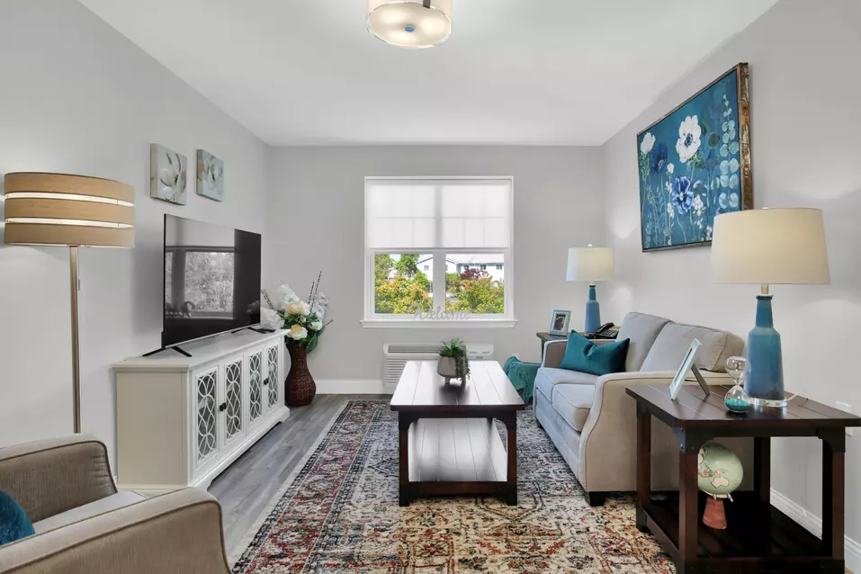 Chartwell Conservatory Pond's model suite living area