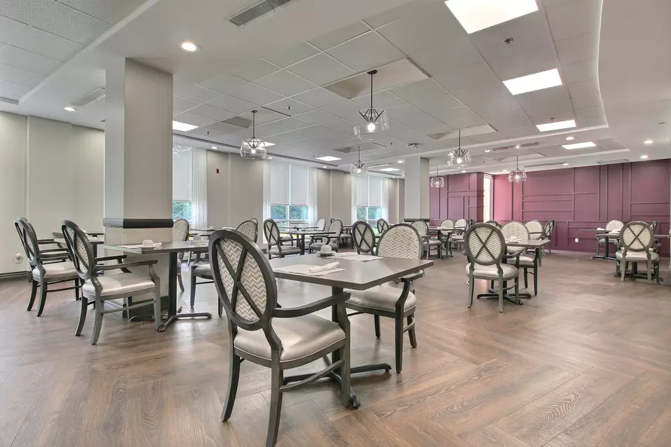 dining room at chartwell stillwater creek retirement residence