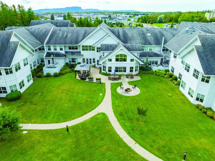 A exterior view of Chartwell Glacier Ridge Retirement Residence