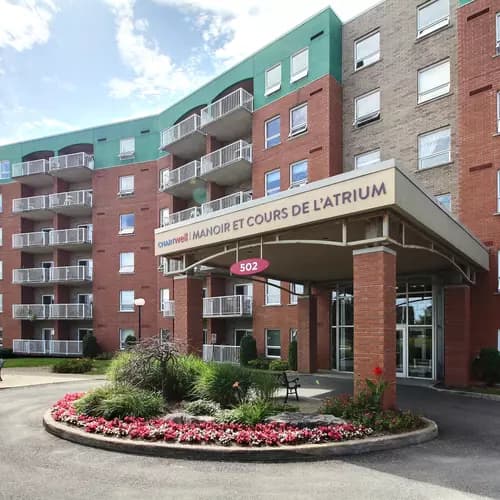 Entrée du Chartwell Manoir et Cours de l'Atrium résidence pour retraités.