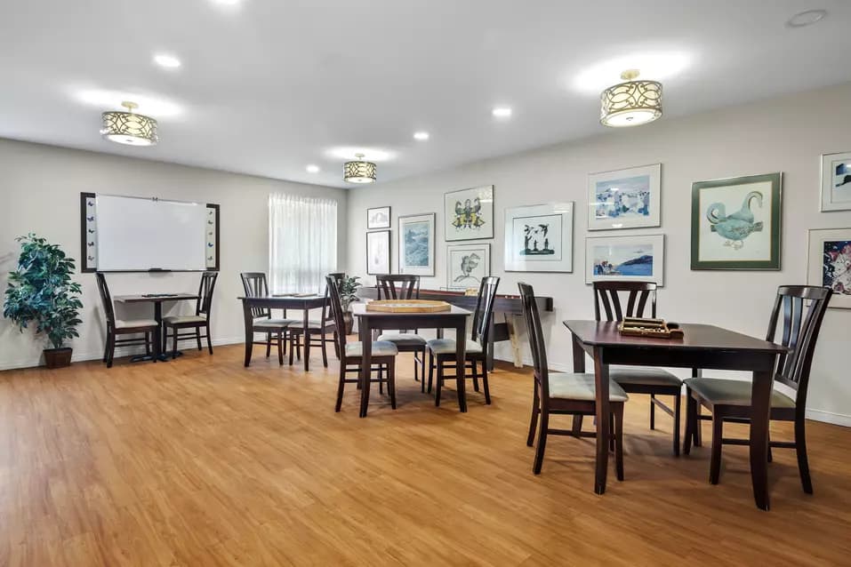 Games room at Chartwell Quail Creek / Salle de jeux à Chartwell Quail Creek