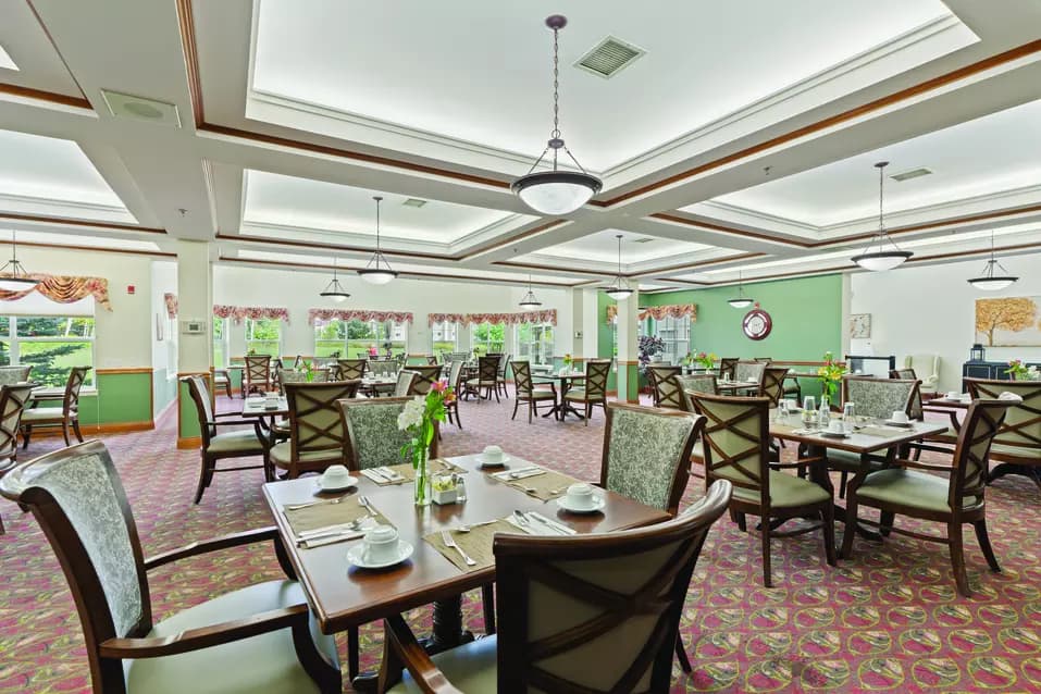 The dining room of Chartwell Glacier Ridge Retirement Residence