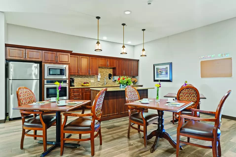 modern bistro at chartwell collegiate heights retirement residence