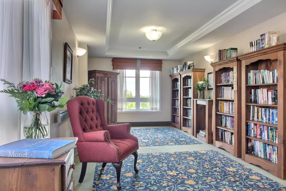 Bibliothèque du Chartwell Manoir Saint-Jérôme résidence pour retraités.
