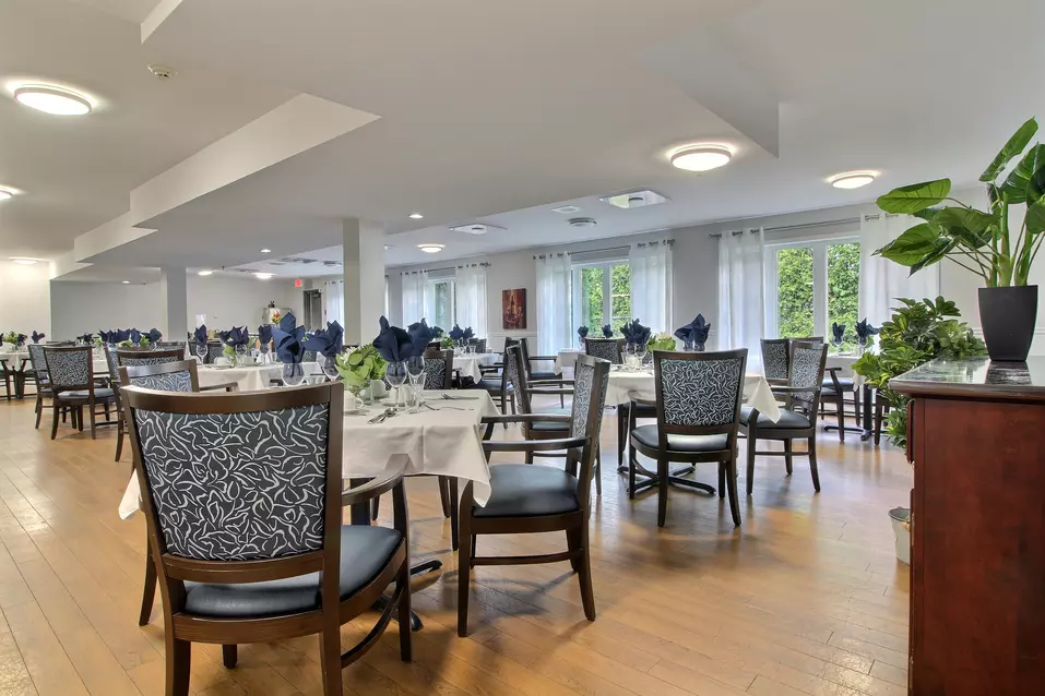 Salle à manger du Chartwell Manoir Saint-Jérôme résidence pour retraités.