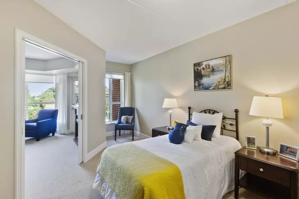 Home bedroom of Chartwell Tranquility Place Retirement Residence