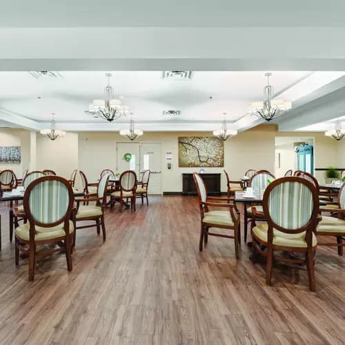 Chartwell Avondale Retirement Residence dining room.
